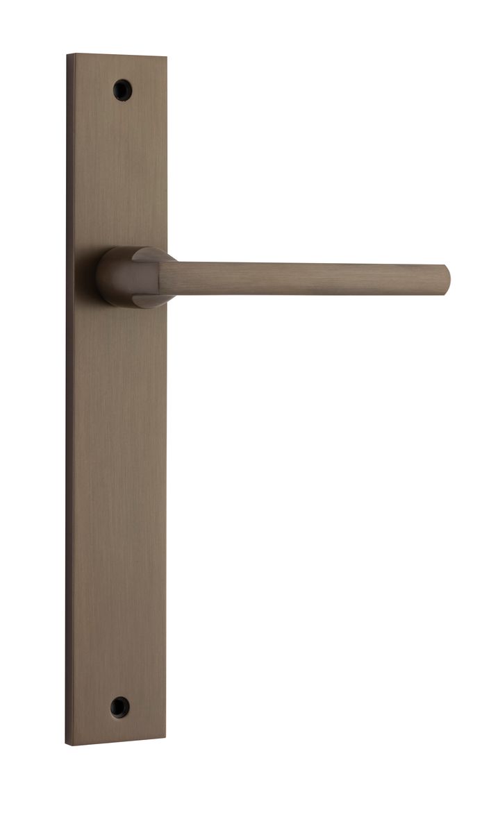 10702