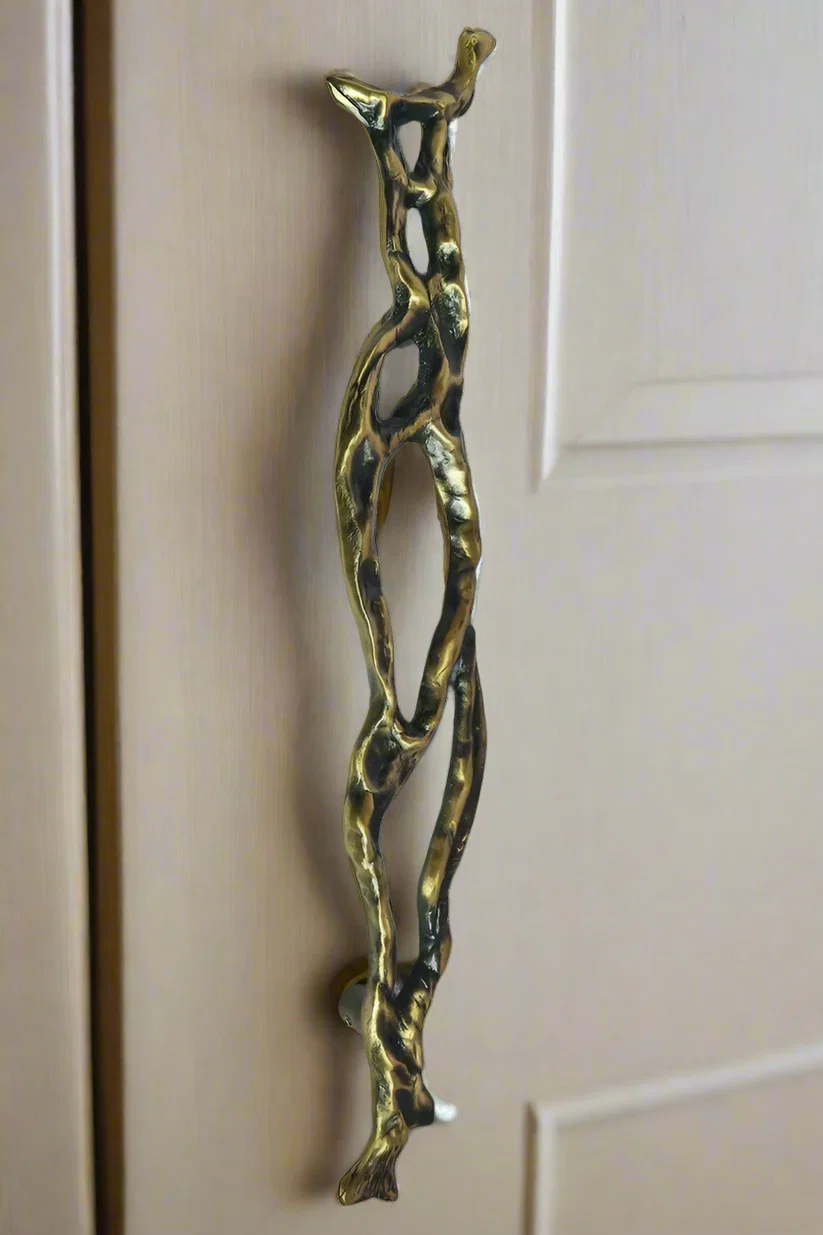 UPTOWN PULL HANDLE Blossom Entrance (SINGLE) L480mm X W65mm in Antique Brass Matt